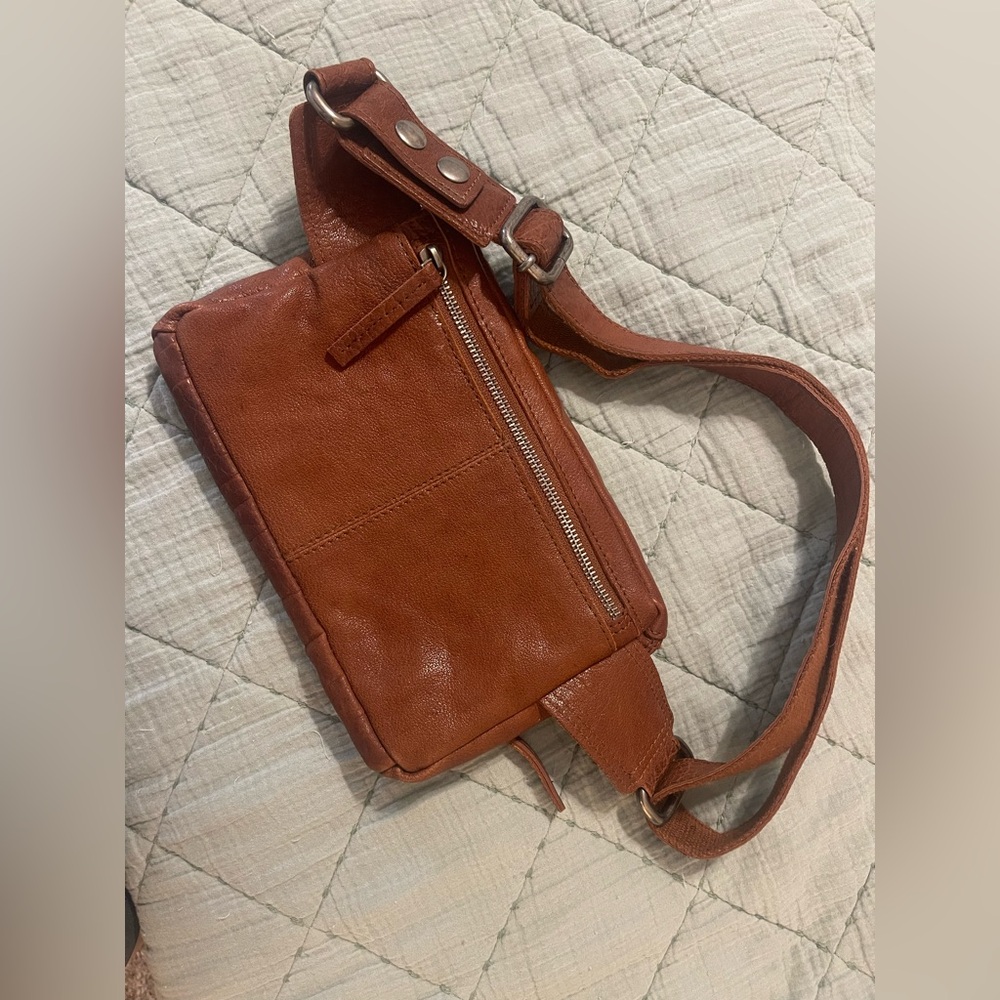 Spikes & Sparrow Rust Leather Belt Bag - Picture 2 of 6